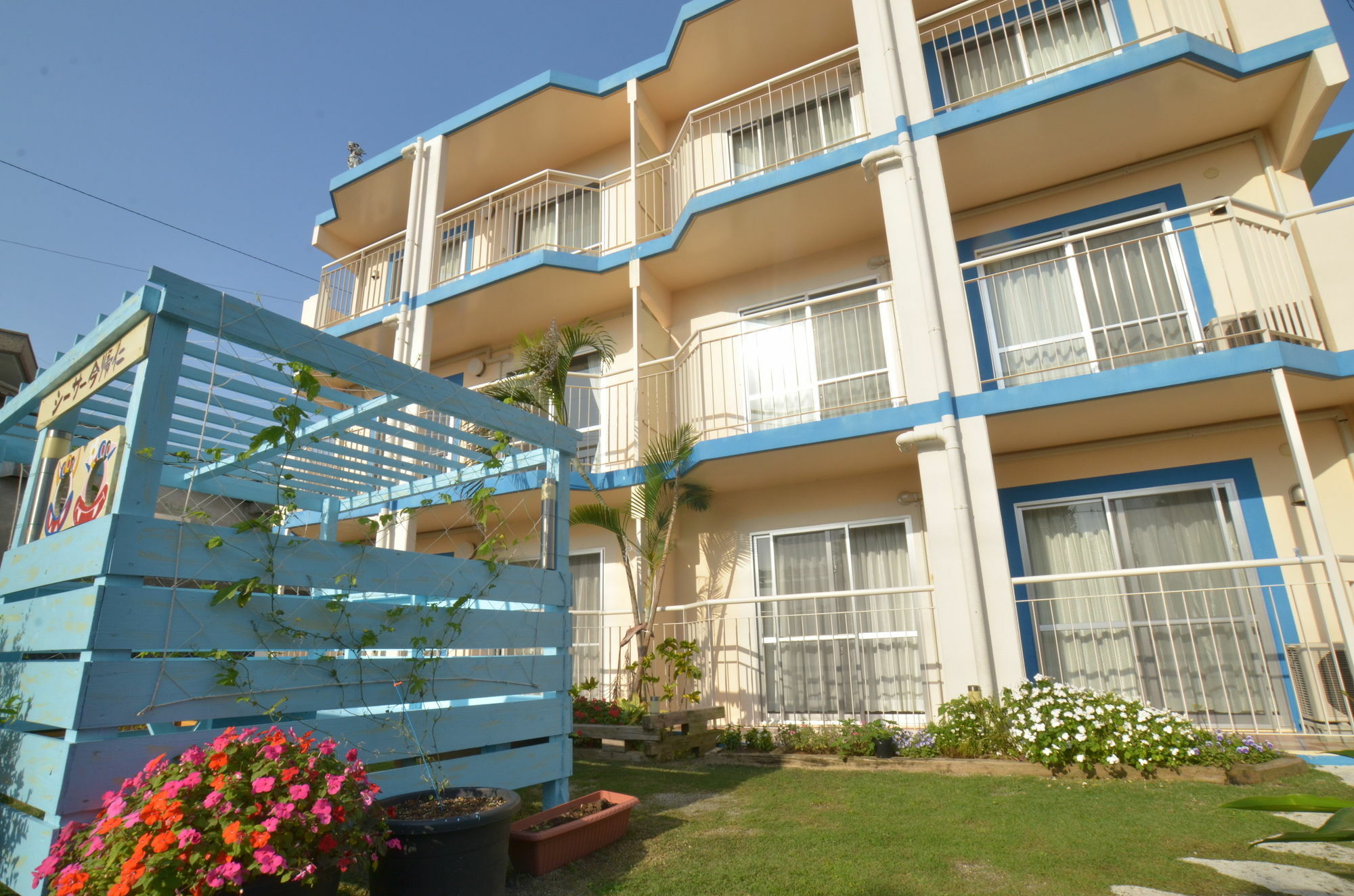 Condominium Ceaser Nakijin Ngoại thất bức ảnh